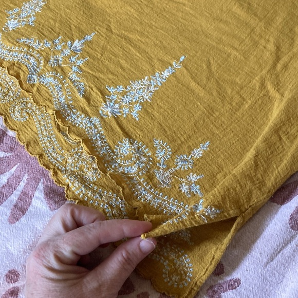 FP Embroidered crop top - Picture 7 of 17